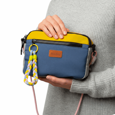 Bolsa Alça de Corda Fina Ideia Azul Escuro, Amarelo e Cinza 21,5x15,5x7cm