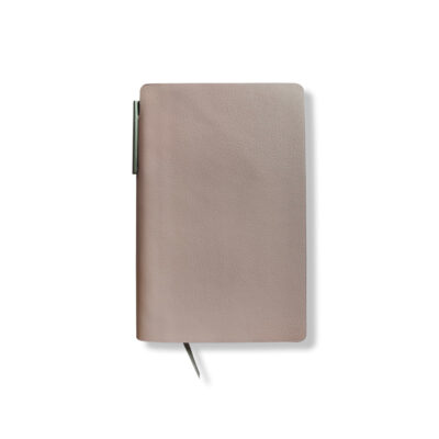 Caderneta A6 Pautada Lilás com Caneta Fina Ideia 9x14,8cm 80 folhas 100g/m²