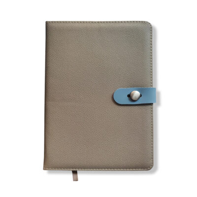 Caderneta A5 Pautada Bege com Fecho Fina Ideia 14,5x21cm 100 folhas 100g/m²